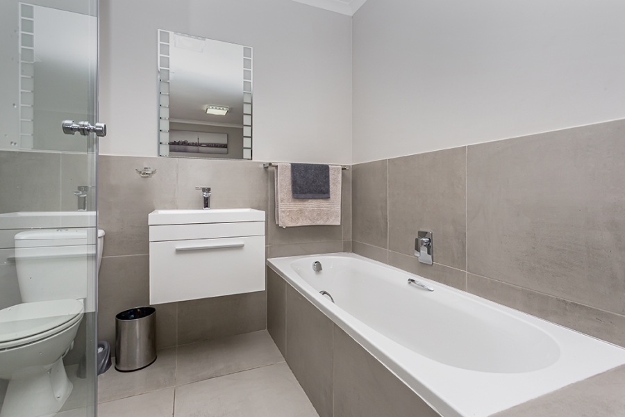 2 Bedroom Property for Sale in Parklands North Western Cape